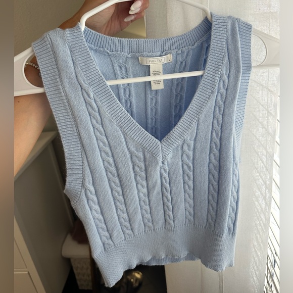 Full Tilt Tops - Full Tilt Sky Blue Cable Knit Sweater Vest Size Small